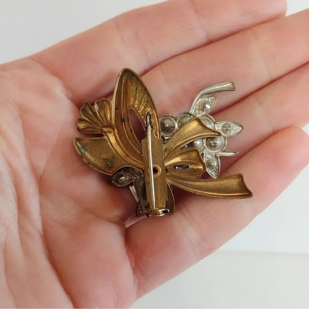 Vintage White & Red Rhinestone Floral Bouquet Brooch Gold Tone